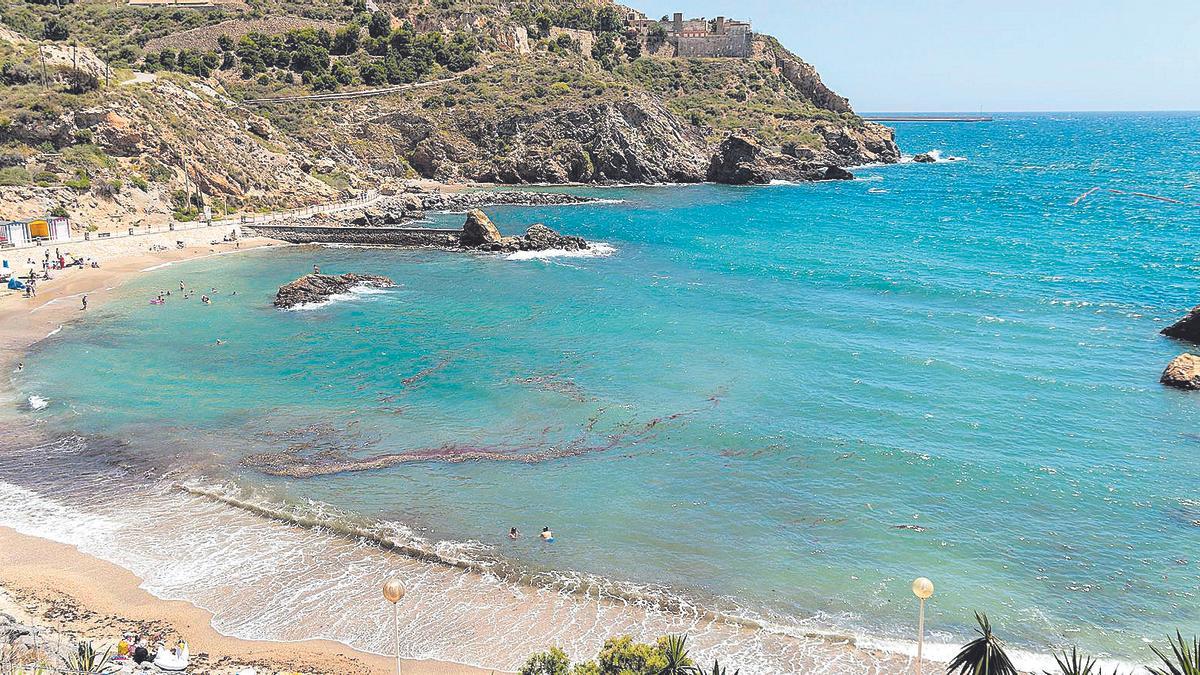 La barrera instalada en Cala Cortina se rompió este lunes, aunque el Puerto la reparará «de inmediato».