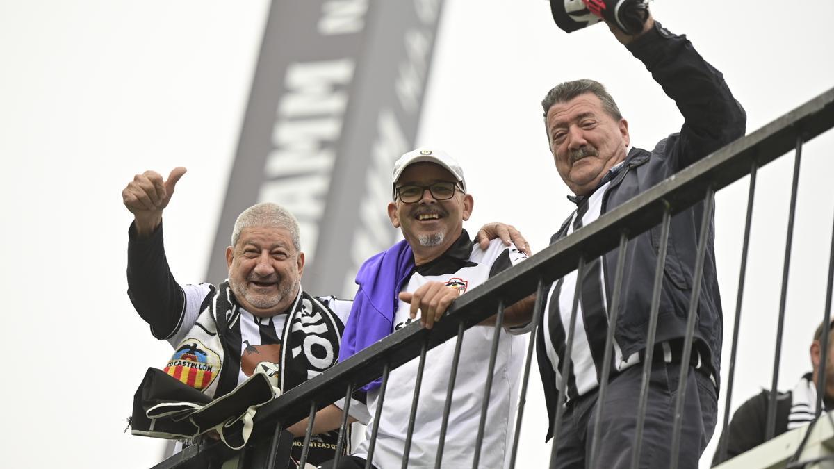 Galería: La afición albinegra disfruta de la previa del Castellón-Real Sociedad B