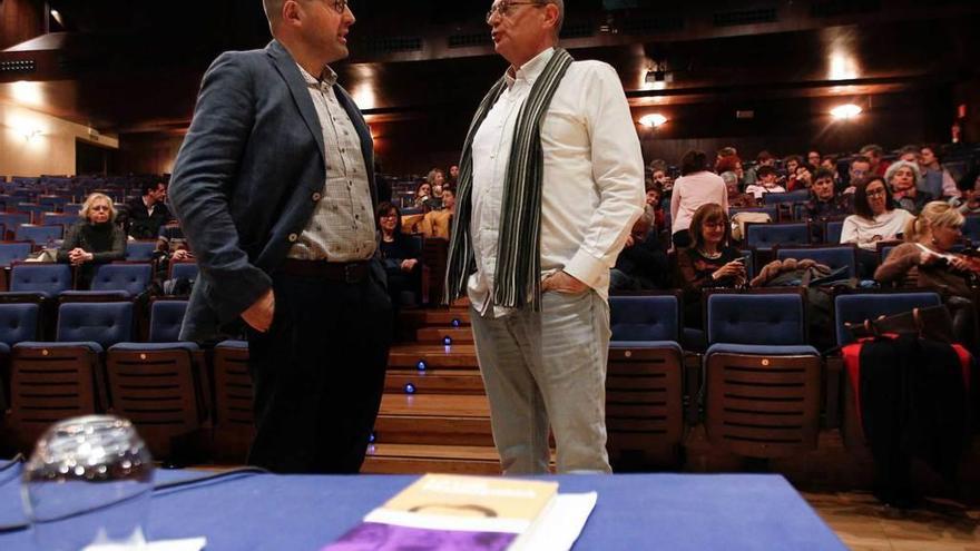 Iván Alonso y Fernando Marías, ayer, en el Auditorio.