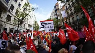 Y la catarsis llegó con el "Quédate" de Quevedo: dirigentes del PSOE se dan un baño de masas con los militantes