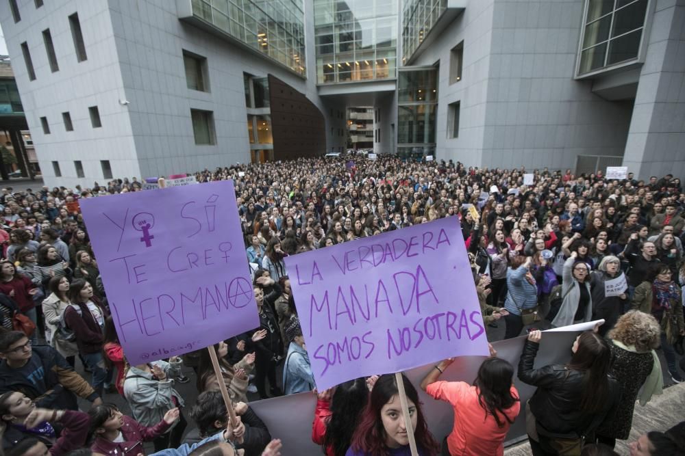 Concentración contra la sentencia a La Manada en Oviedo