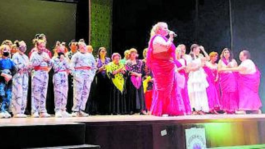 L’escola Sweet India recapta 620 euros en el festival solidari per ajudar a la Fundació Fior de Loto  | AJUNTAMENT DE VILANOVA DEL CAMÍ