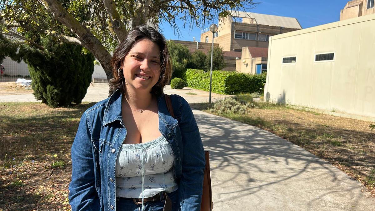 Bárbara Servera posa para este diario en el campus de la UIB.