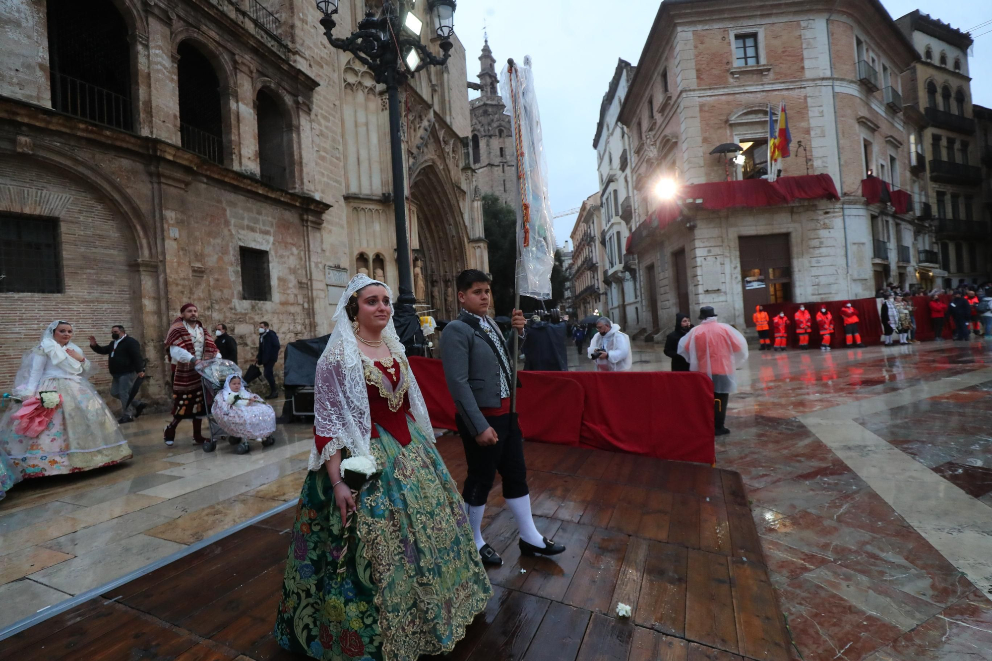 Búscate en el primer día de ofrenda por la calle de la Paz (entre las 18:00 a las 19:00 horas)