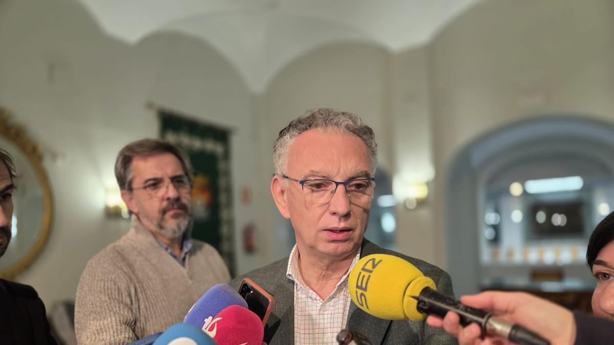 El PSOE niega la abstención pero ofrece diálogo a Guardiola:  Nos puede llamar y nos sentamos 