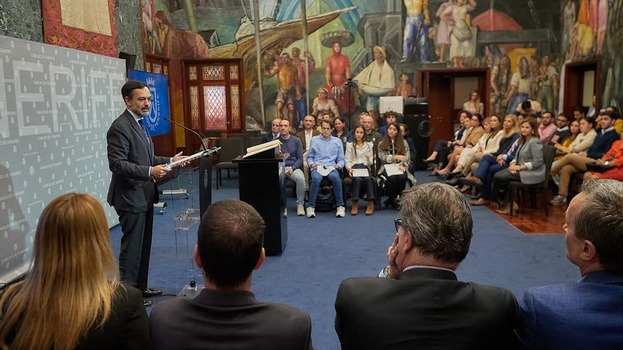 Lectura colectiva de la Constitución para celebrar su 45 aniversario