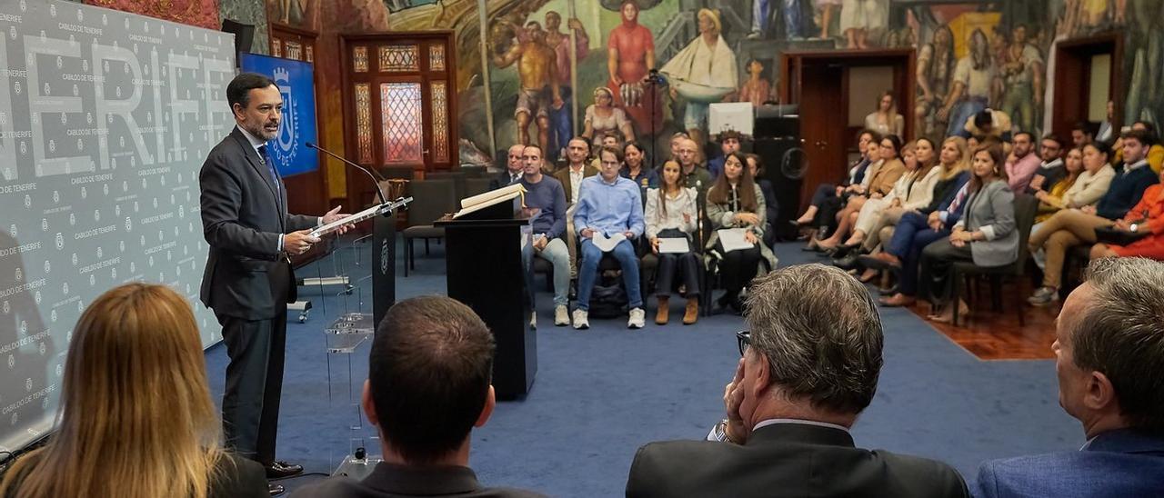 Lectura colectiva de la Constitución para celebrar su 45 aniversario