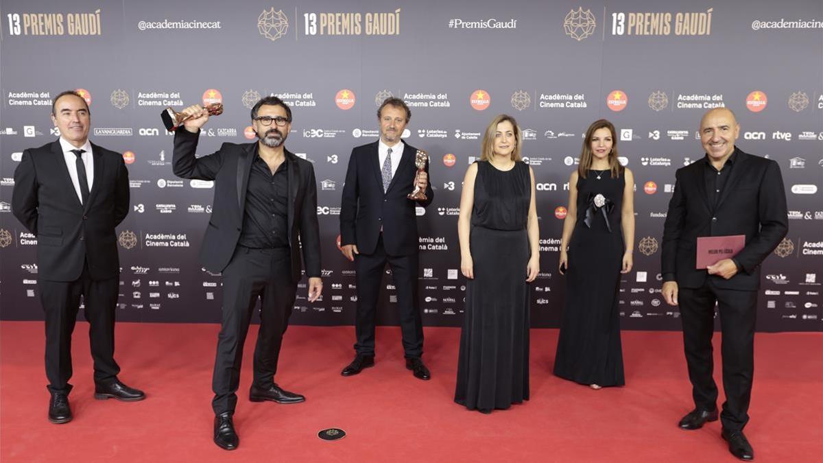 Lluis Danes i l equip de  La vampira del Raval   llueixen els seus premis Gaudi despres de la gala   Diumenge 21 de marc de 2021 (HORITZONTAL) Job Vermeulen   ACN ACN