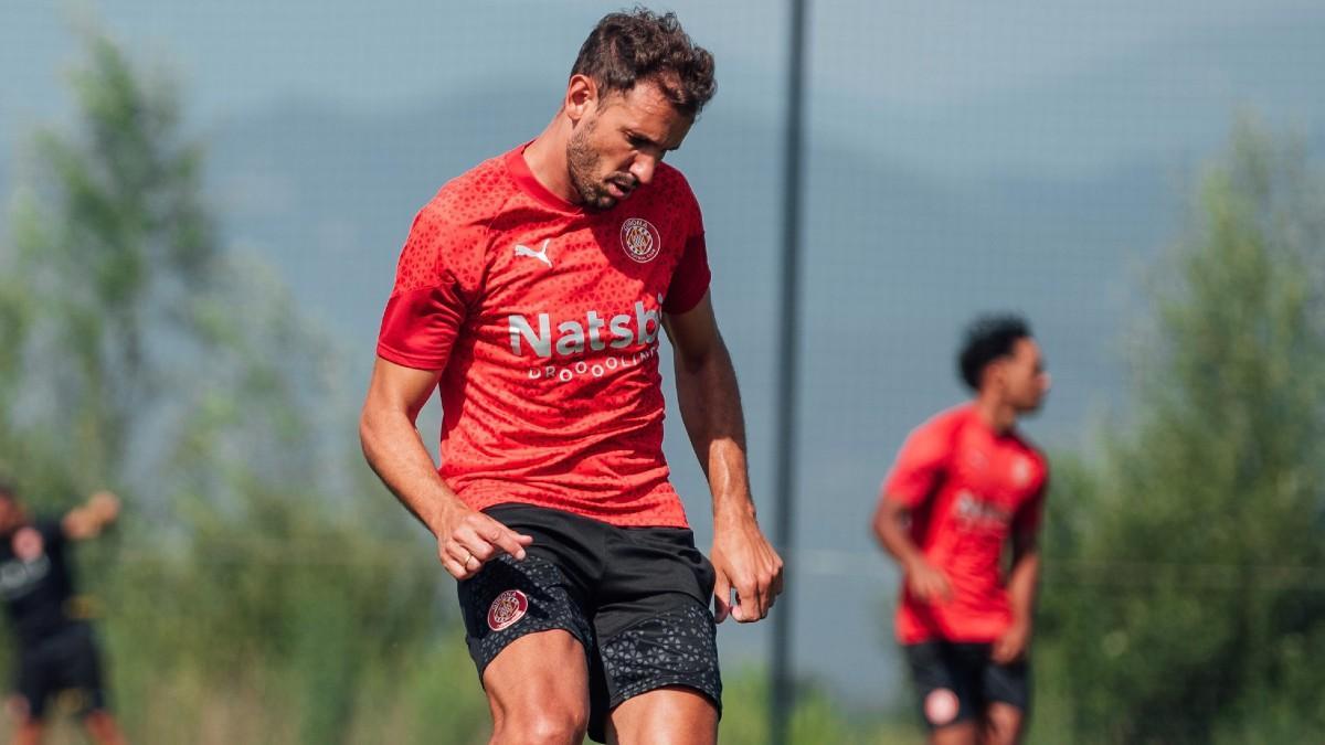 Stuani, durante la primera sesión de entrenamiento del Girona