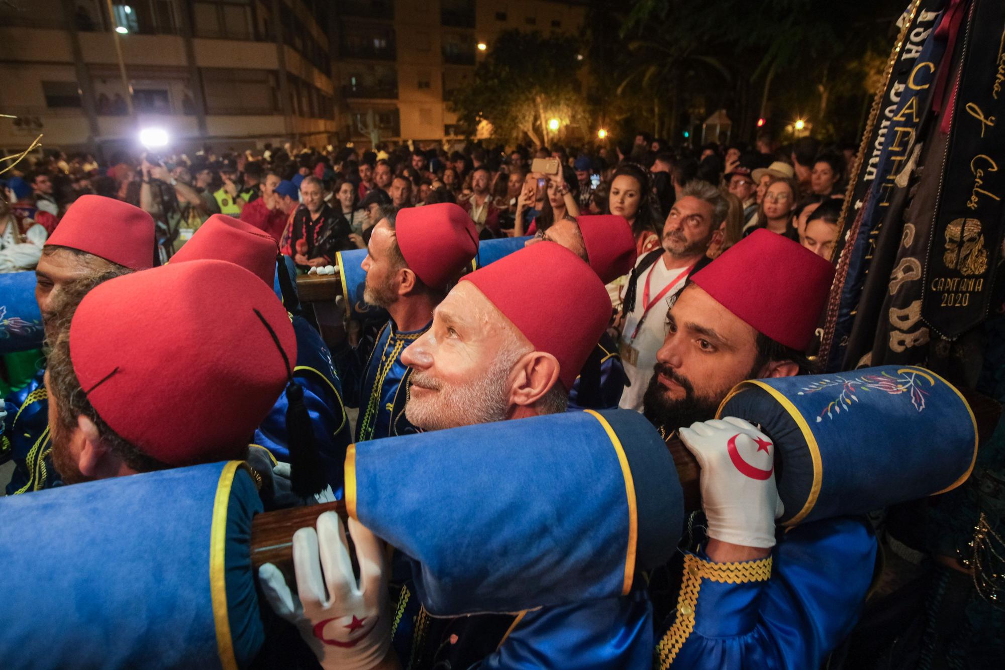 Elda agradece a San Antón el regreso de la fiesta