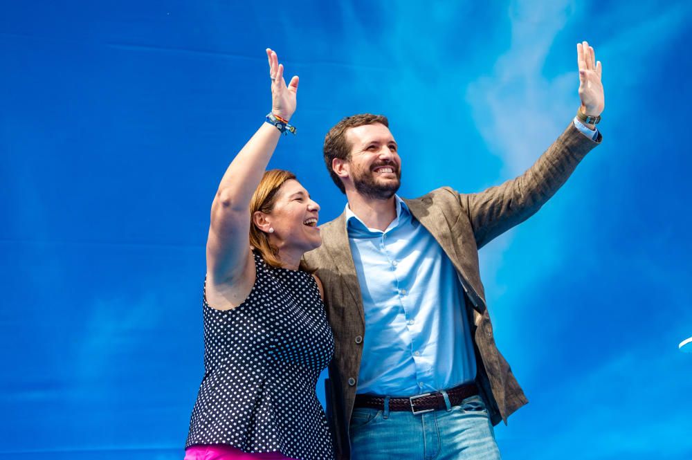 Cerca de 800 personas llenan el auditorio Óscar Esplá del parque de L''Aigüera de Benidorm en el mitin de Pablo Casado