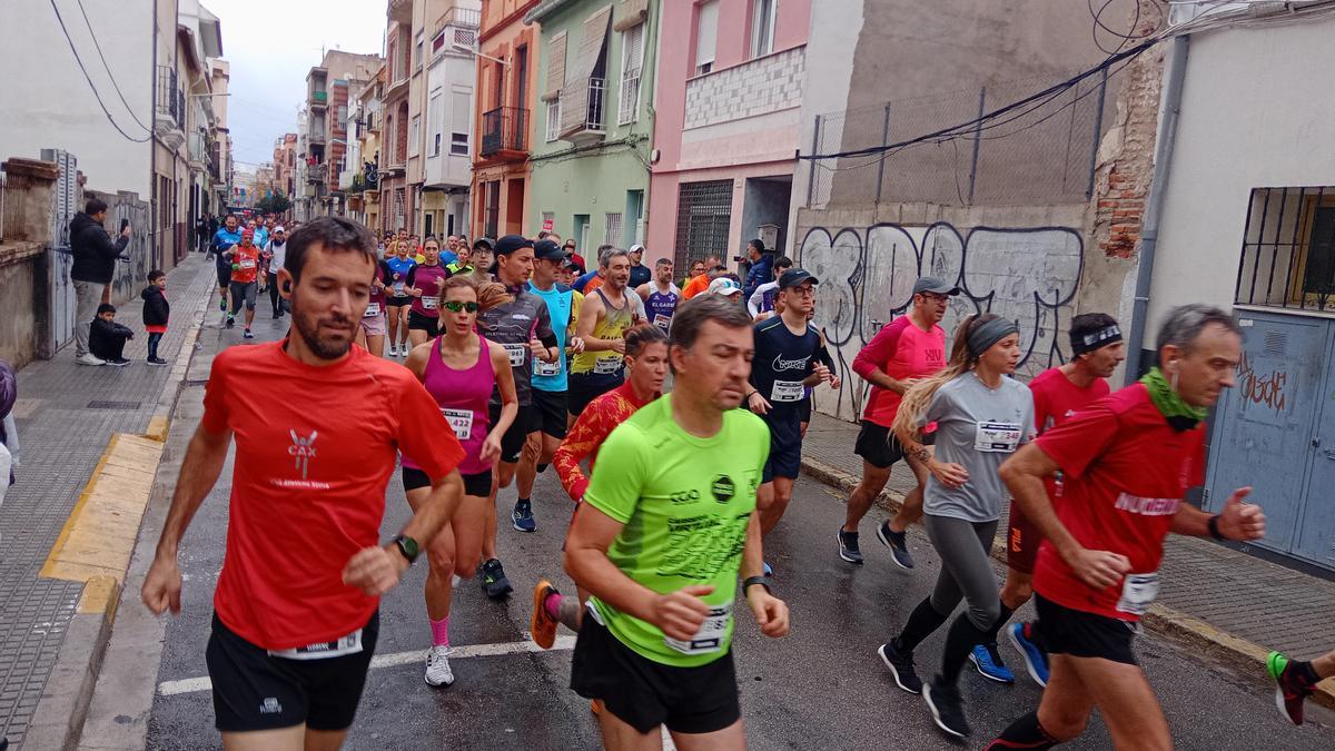 La carrera de adultos de este martes en el distrito gandiense del Raval