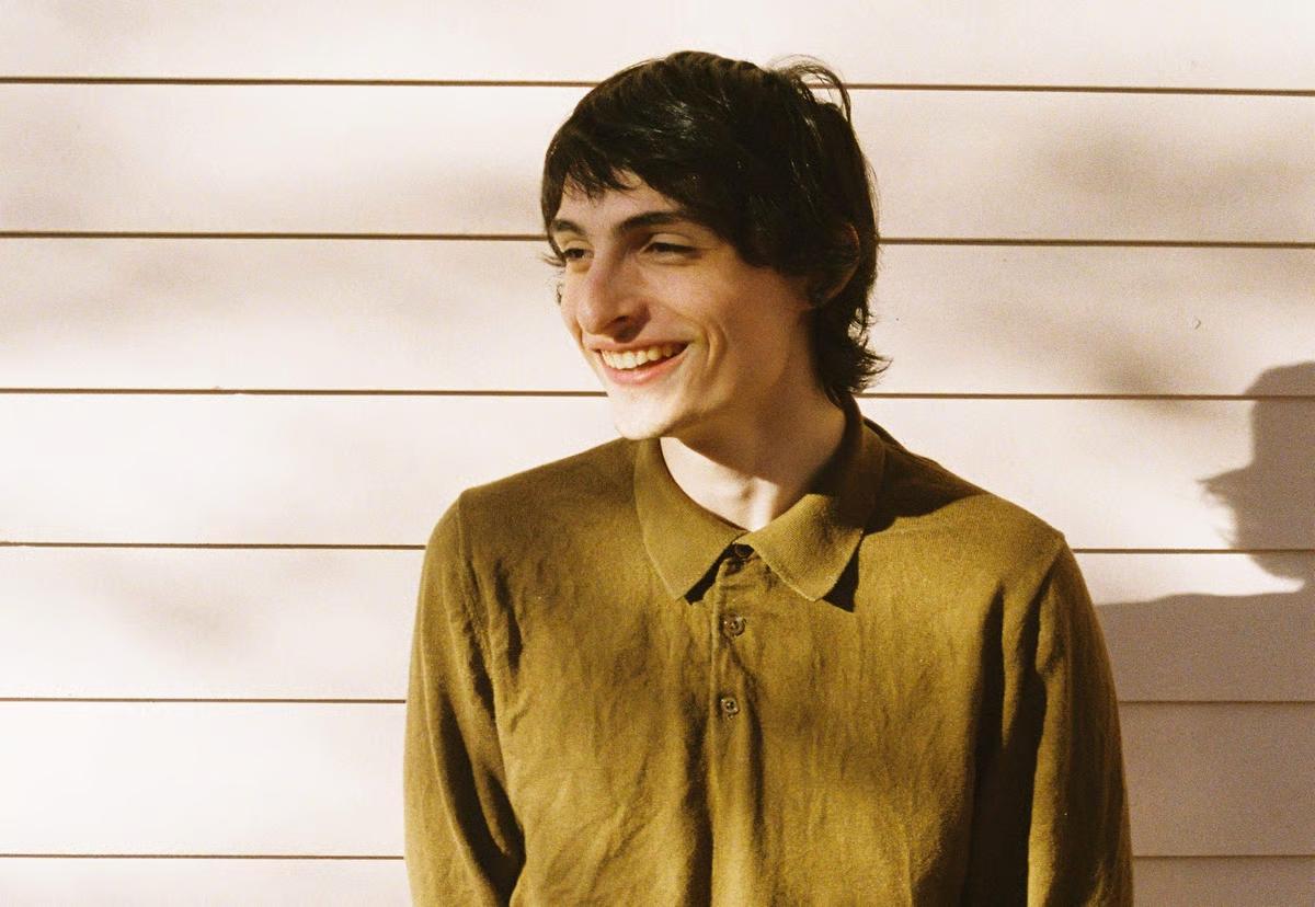 Finn Wolfhard para su disco 'Happy Birthday'