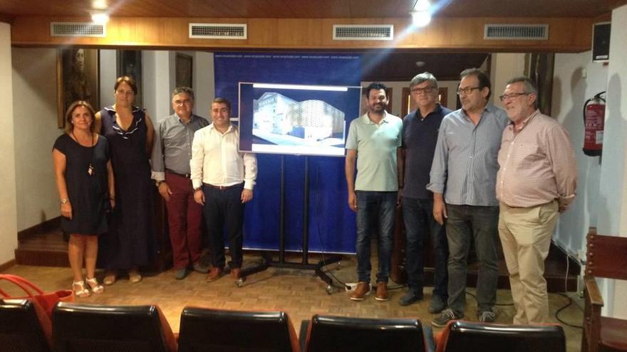 Políticos y arquitectos, durante la presentación de ayer.