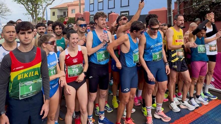 Instantes previos a la salida de la Carrera Popular de Guamasa.
