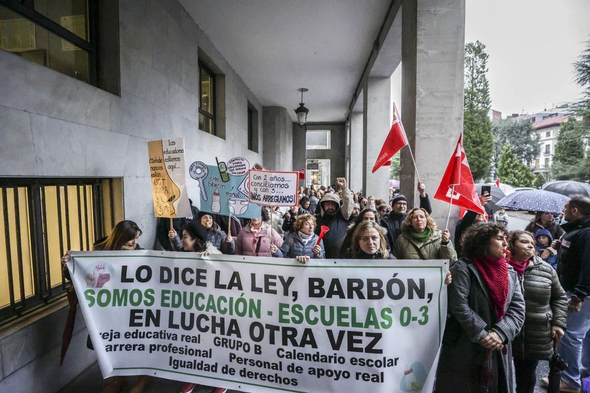 oviedo. . Manifestación escuelinas
