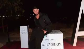Montoya regresa a la música con su single 'La mano atrás' y brilla 'A la luz del cine' en Consuegra: "Ver a más de 700 personas compartiendo, cantando y disfrutando conmigo fue un regalo que nunca olvidaré"