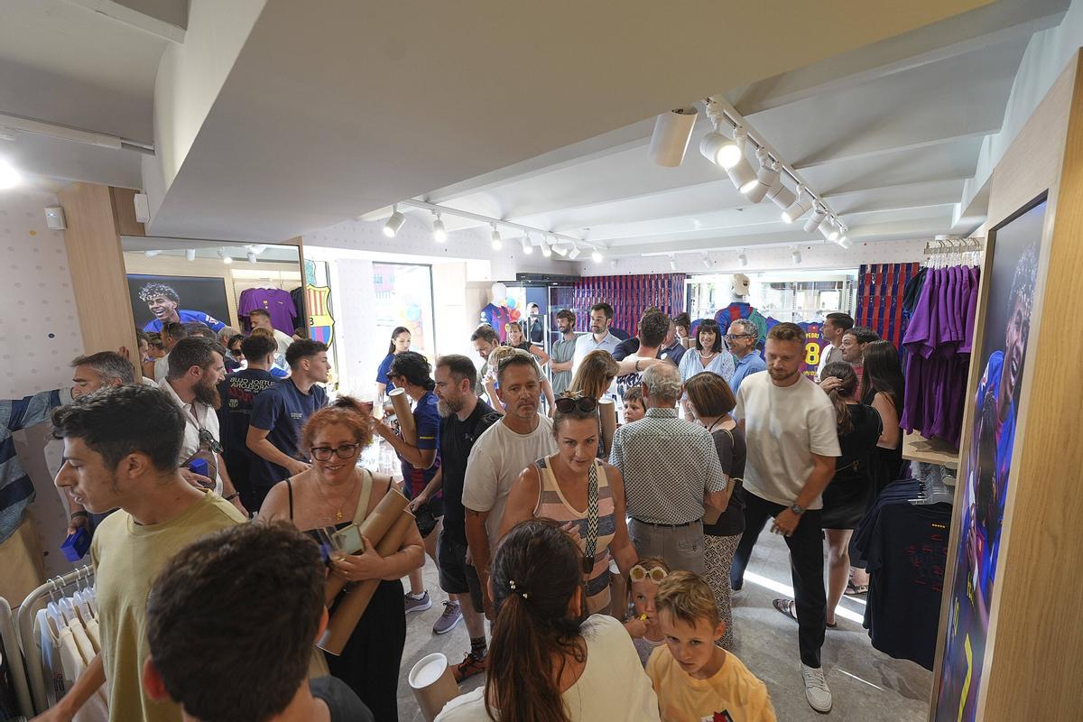 Les imatges de la inauguració de la botiga del Barça
