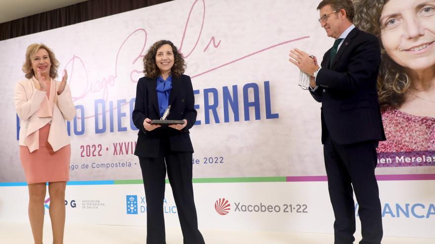 Carmen Merelas, directora de LA OPINIÓN, recibe el premio de periodismo Diego Bernal