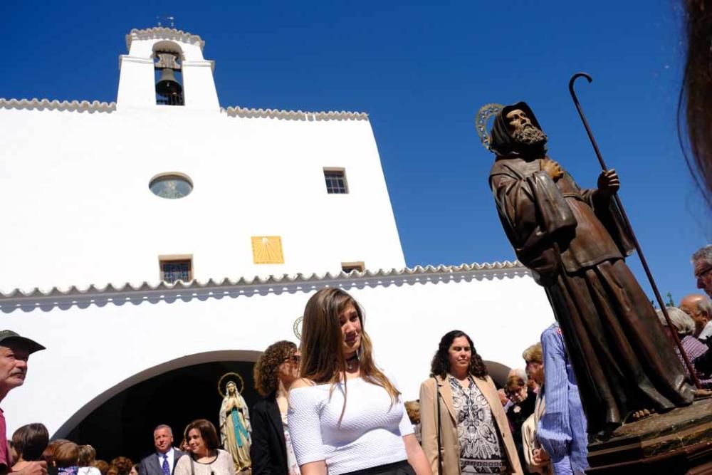 Buen día y mucha gente en Sant Josep