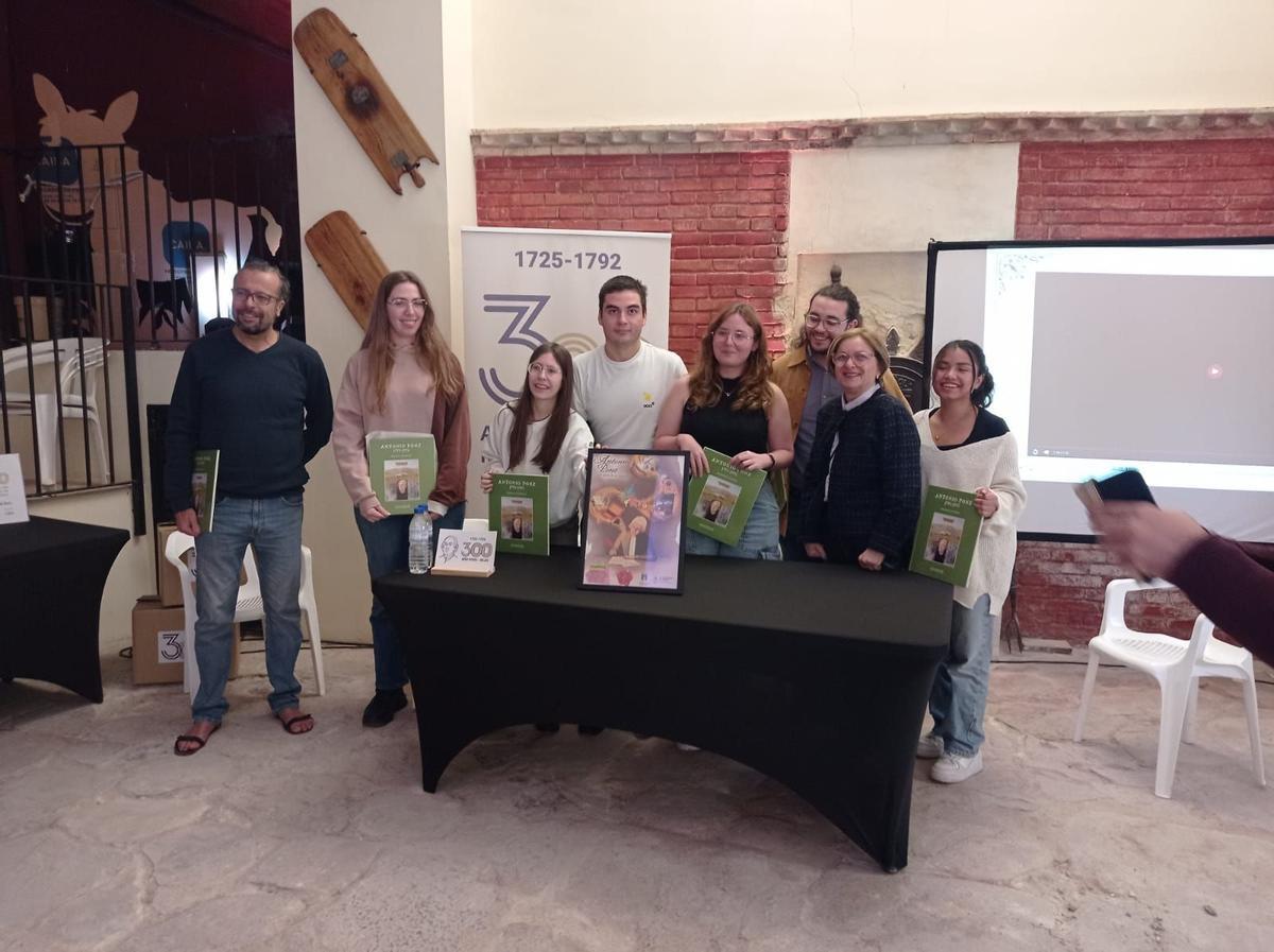 Los alumnos que han creado el videojuego fueron a Bejís para presentarlo en público.