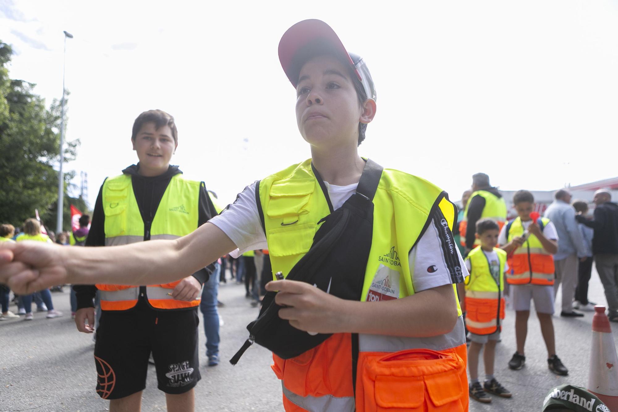 Los trabajadores de Saint-Gobain salen a la calle para frenar los despidos en Avilés