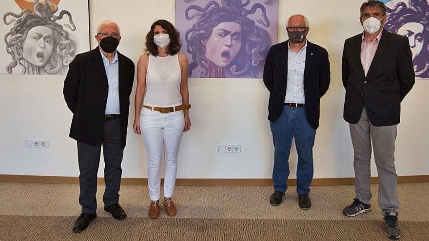 Rafael Armengol, Cristina Martín, Ricard Pérez, gerente de la Fundació Baleària, y Joan Serra, delegado de Baleària en Balears, en la inauguración de ‘D’ombres i llums’. 