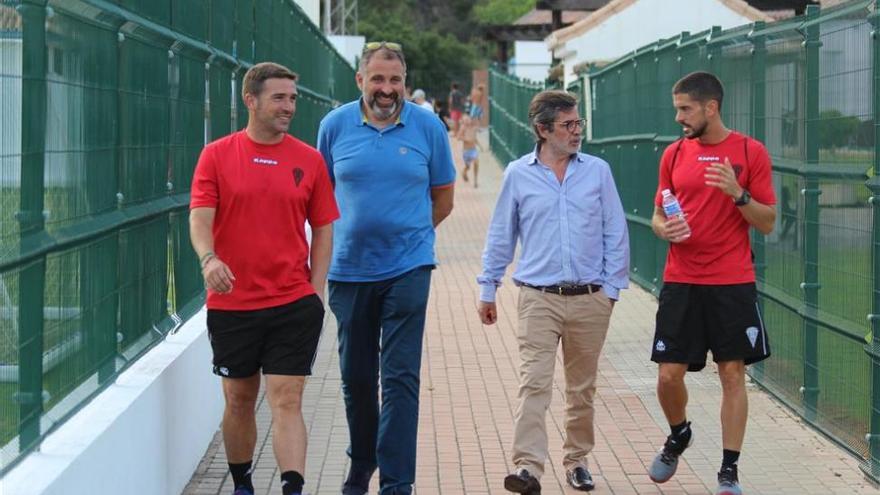 Gestión deportiva en el Córdoba: cuando el coro se queda en dueto