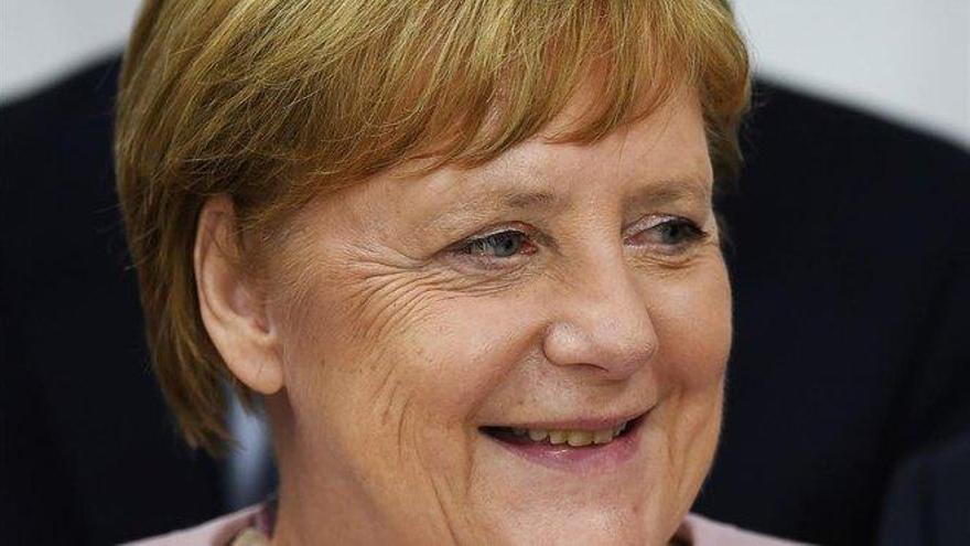 Merkel habla por primera vez de sus temblores