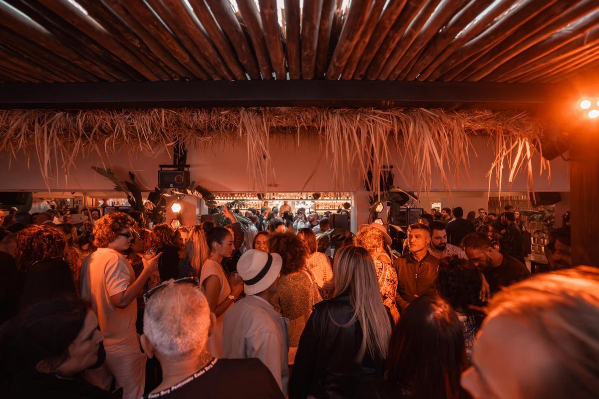 Beachouse Ibiza en Platja d'en Bossa.