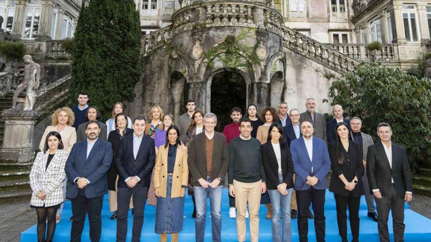 Foto de familia del PP en el Pazo de Lourizán.  |  // FDV