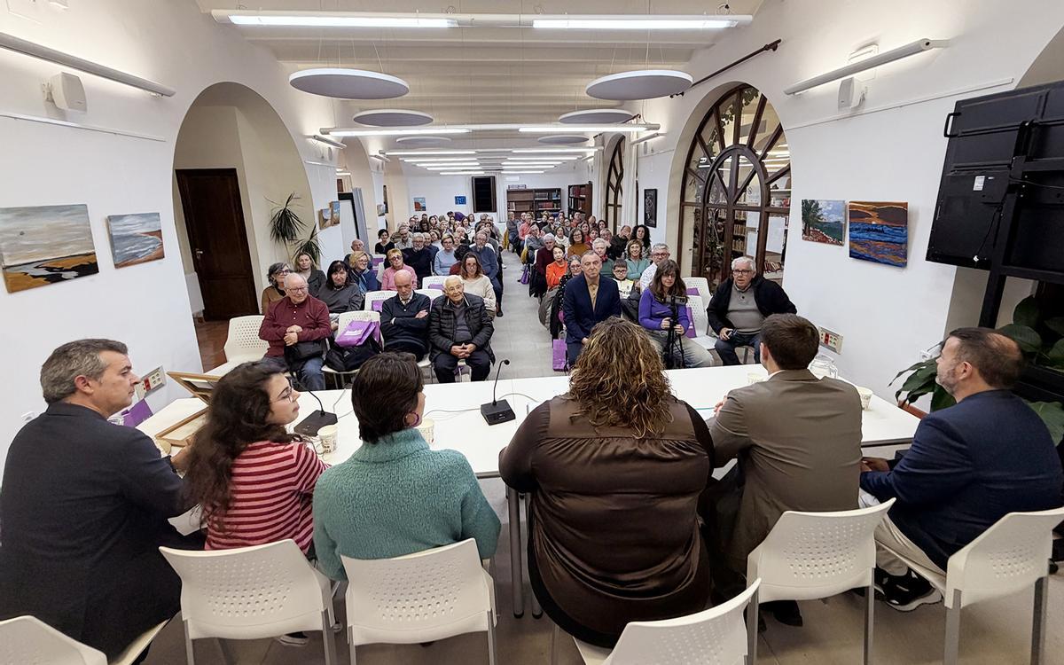 Presentacion de los libros de narrativa ganadores de los IX Premis Altea dse Literatura i Investigacio en la Casa de Cultura