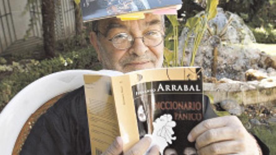 Fernando Arrabal: &quot;Con lo que cobro, a este paso voy a ser el más rico del cementerio&quot;