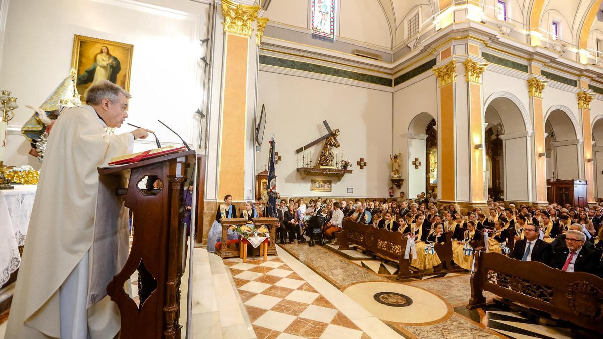 Las misas mayores son los dos únicos actos que se celebrarán en Fiestas y no serán en la iglesia sino en el auditorio Julio Iglesias.