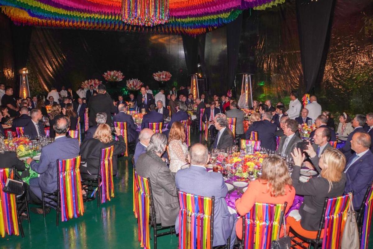 Una vista general de una de las carpas donde se celebró la fiesta.