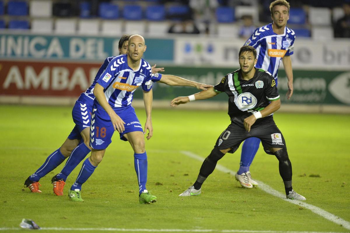 Florin Andone, junto a Gaizka Toquero, en Mendizorroza.
