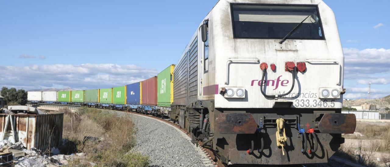 Imagen del tren que cubría el trayecto Alicante-Londres en 72 horas