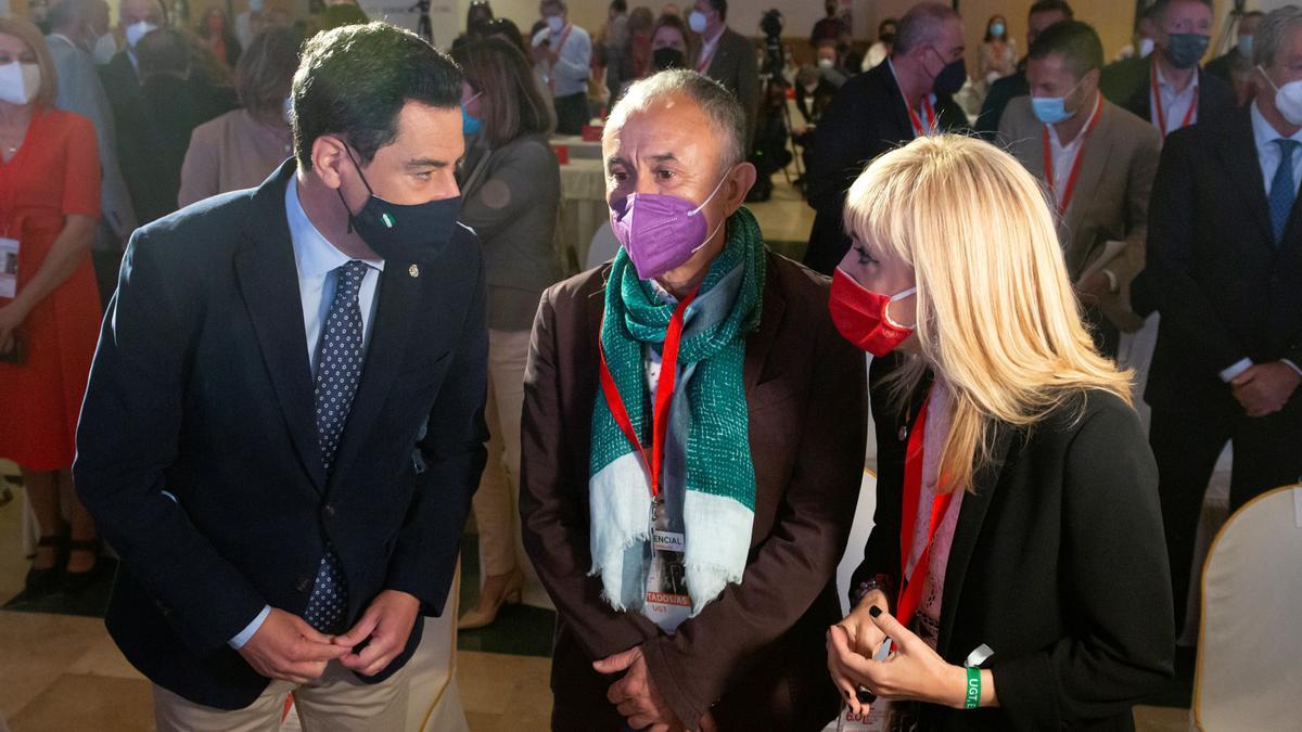 El presidente andaluz con los secretarios generales de UGT