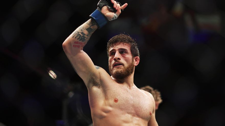 Debut brillante de Aleksandre Topuria en UFC: Una exhibición de boxeo y decisión unánime