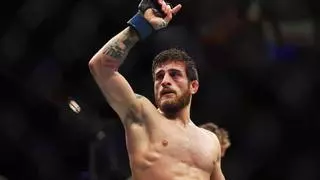 Debut brillante de Aleksandre Topuria en UFC: Una exhibición de boxeo y decisión unánime