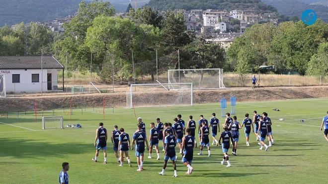 Alta intensidad en el primer entrenamiento del Real Zaragoza en Boltaña: "Eso es lo que quiero"