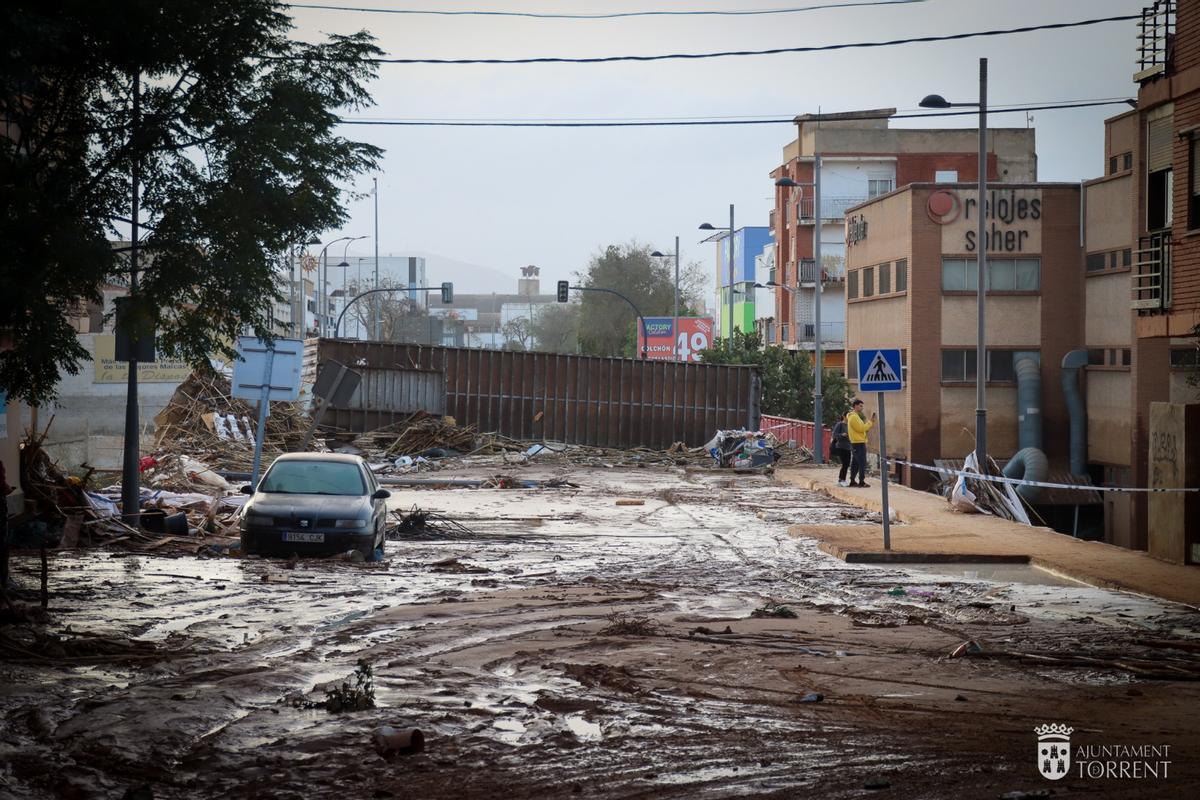 La dana causó estragos en el puente.