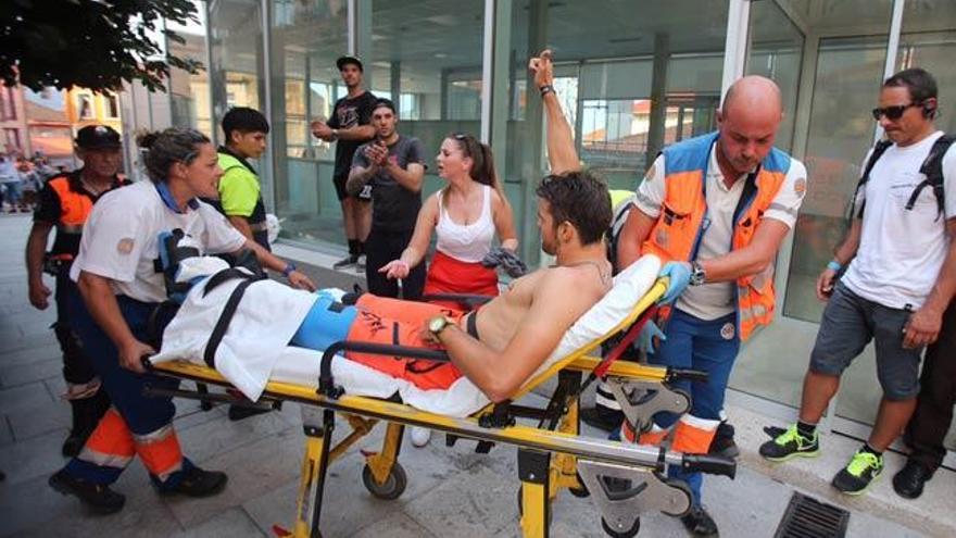 José Borges, herido tras sufrir una caída en la Bajada del Casco Vello // NICK