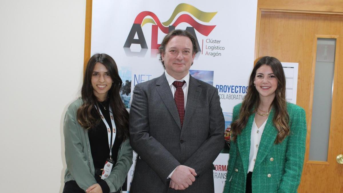Ángel Gil, gerente de ALIA, Tania González y Laura Soria, directoras de proyecto del clúster de logística en Aragón.