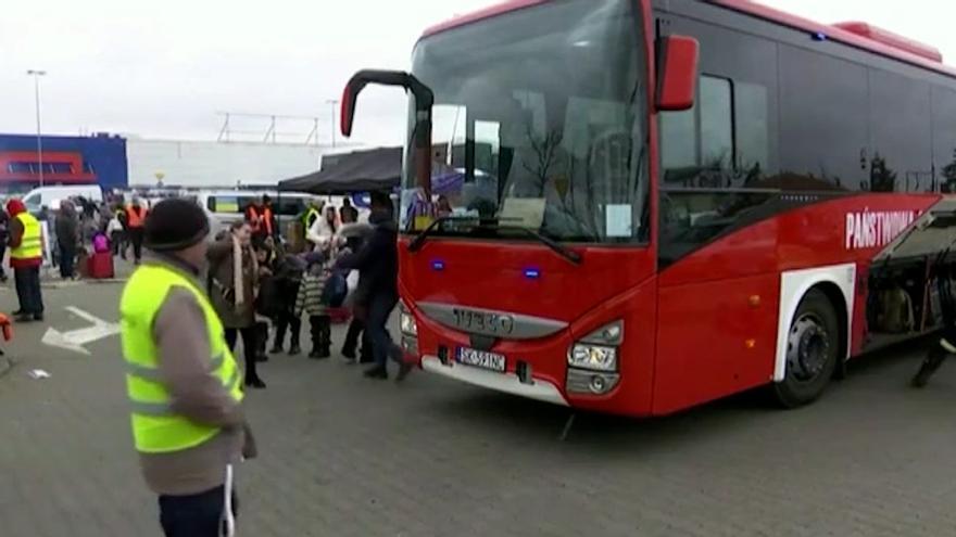 La red solidaria que une a Gijón, Praga y Ucrania