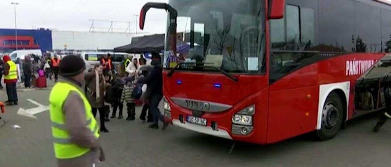 La red solidaria que une a Gijón, Praga y Ucrania