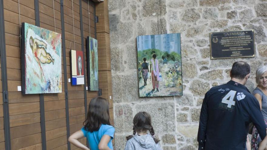 Obras de Carmen Torreiro, que hoy inaugura una exposición en A Coruña.