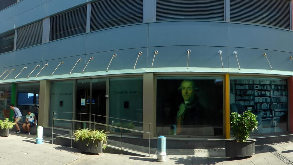 Fachada de la biblioteca portuense, cerrada desde agosto