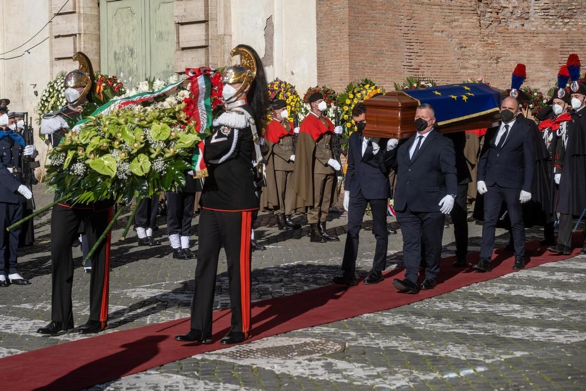 Sánchez asiste al funeral de David Sassoli en Roma