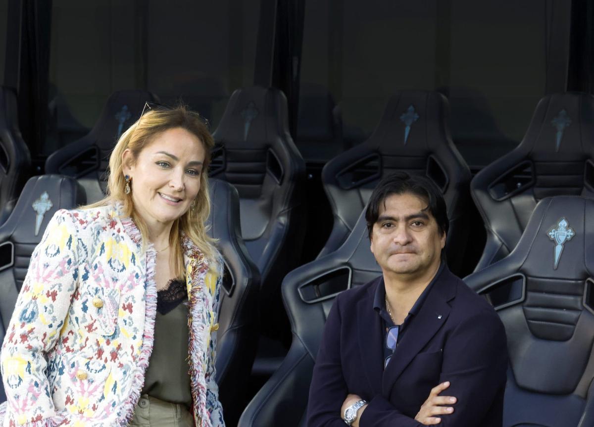 Marián Mouriño y Marco Garcés, en el banquillo del  Celta  en Balaídos.